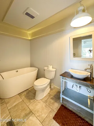 $2,550 | 7301 Sound Drive, Unit EAST, Emerald Isle, NC 28594