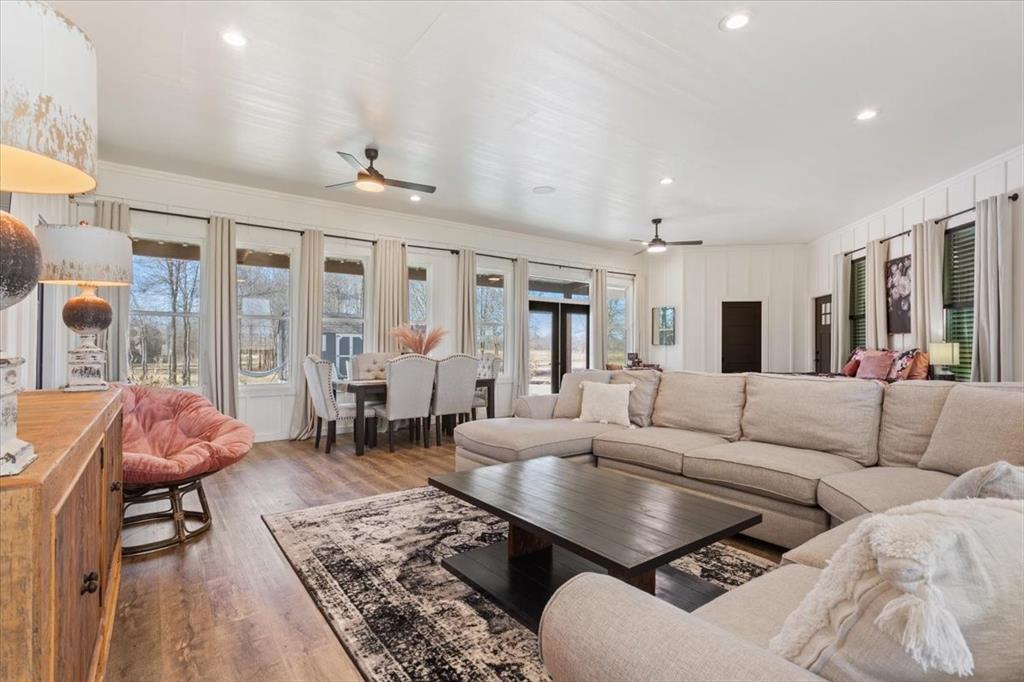 1652 Mt Moriah Road Riesel, TX 76682 - Photo 18 of 40 a living room with furniture and a large window