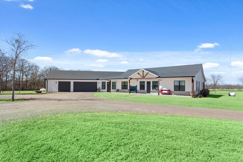 1652 Mt Moriah Road Riesel, TX 76682 - Photo 2 of 40 a front view of house with yard and green space