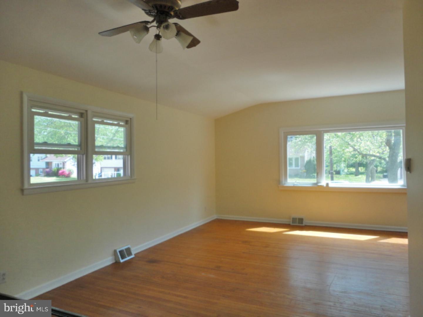 209 Avon Road Cherry Hill, NJ 08034 - Photo 3 of 12