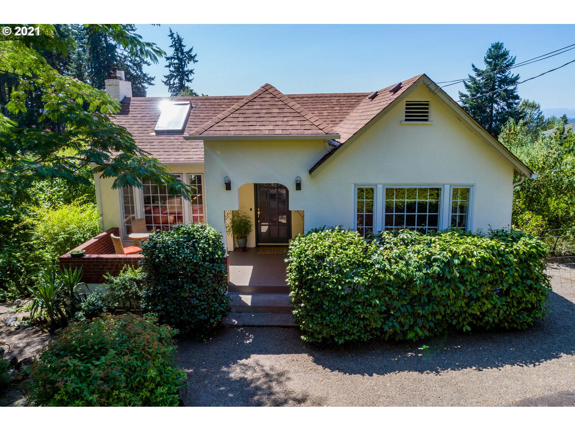 2500 Spring Boulevard Eugene, OR 97403 - Photo 2 of 32 Gallery Image 2