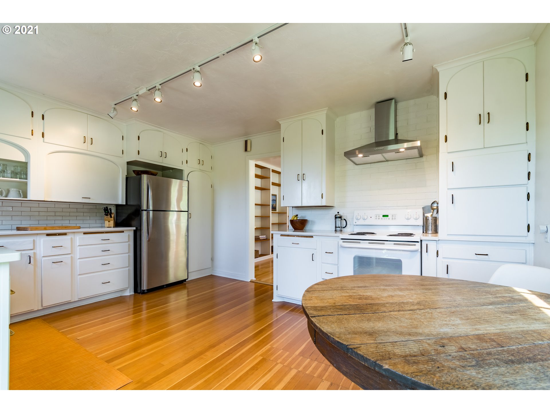 2500 Spring Boulevard Eugene, OR 97403 - Photo 11 of 32 Gallery Image 11