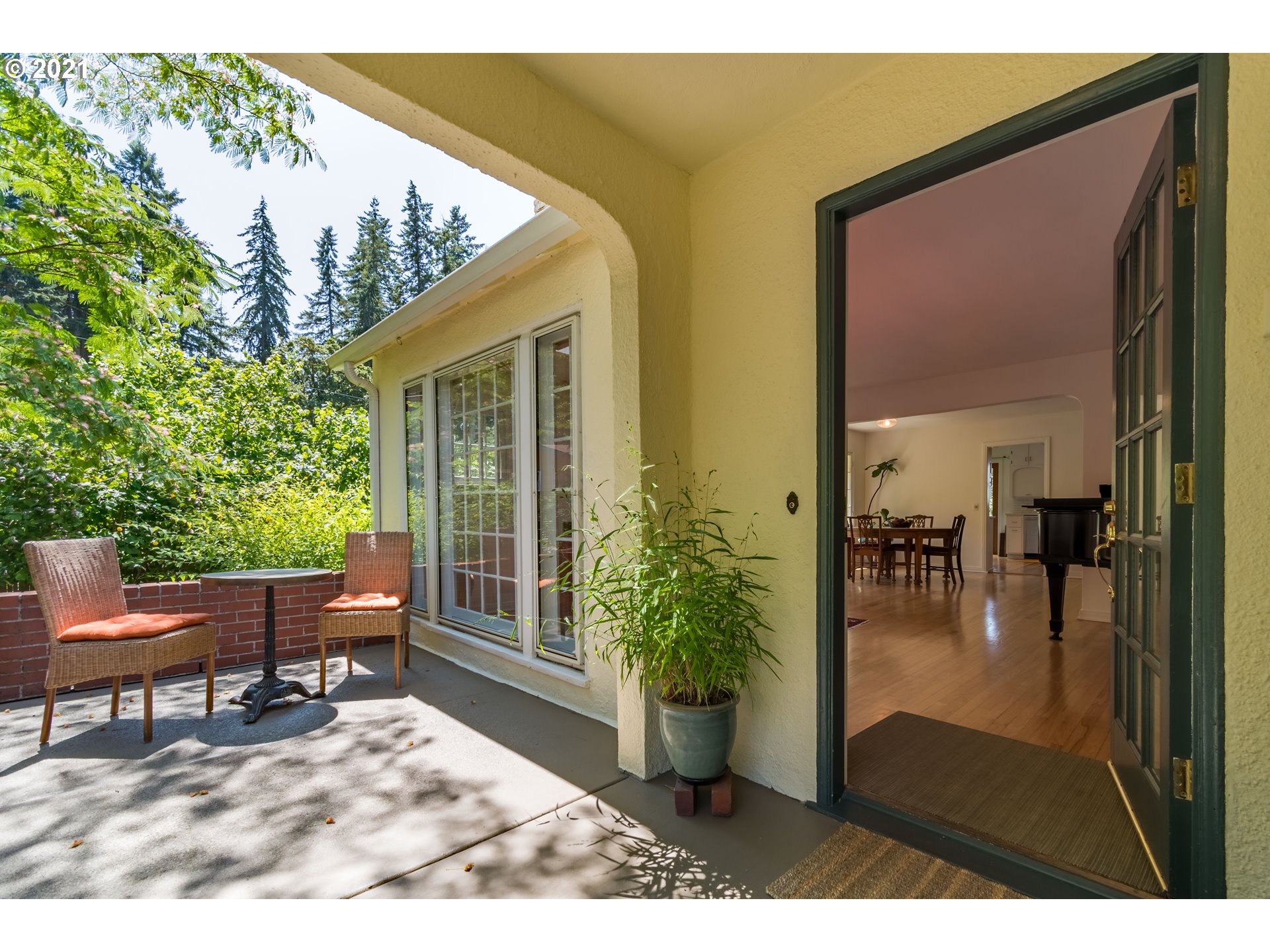 2500 Spring Boulevard Eugene, OR 97403 - Photo 3 of 32 Gallery Image 3