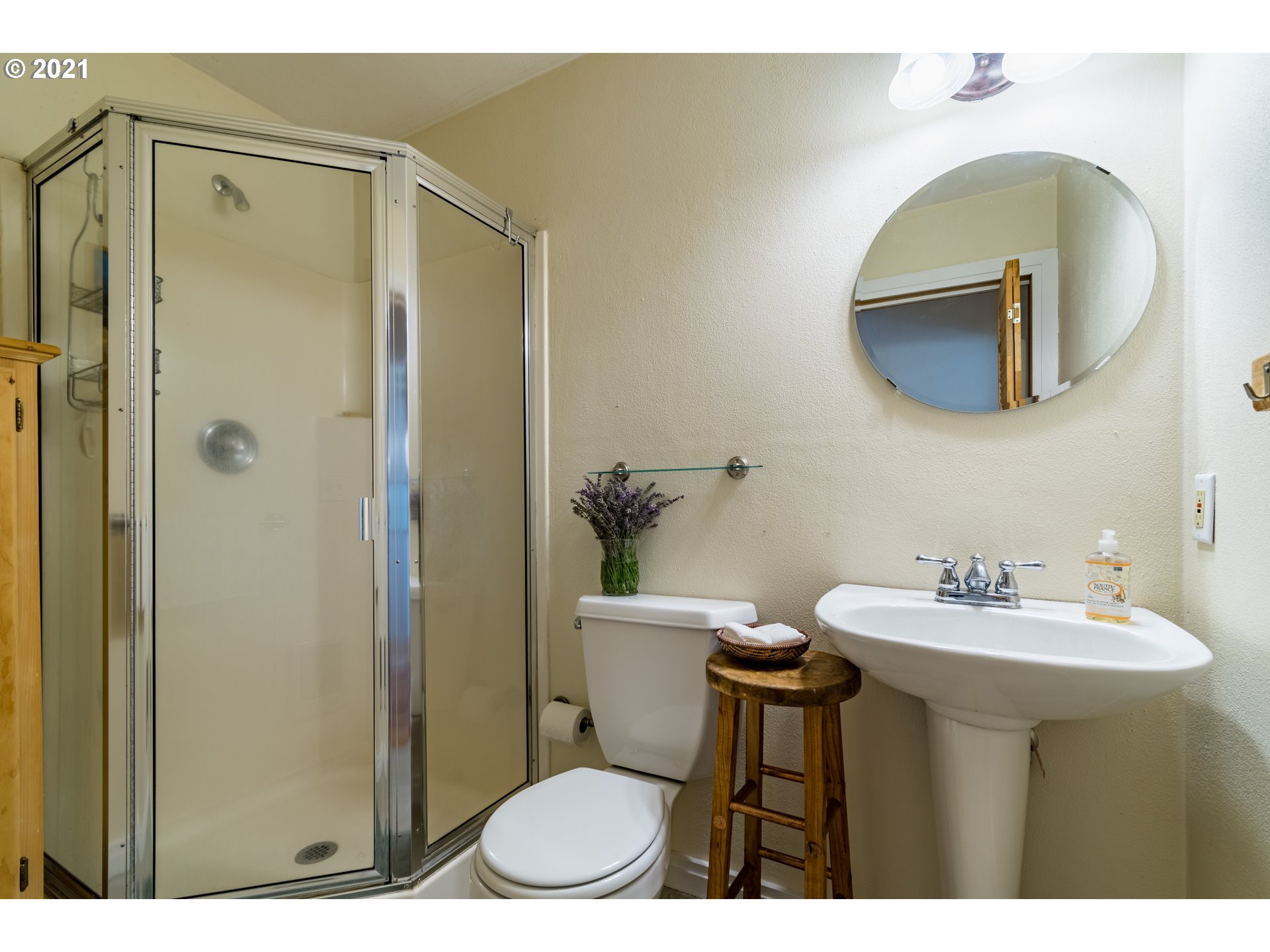 2500 Spring Boulevard Eugene, OR 97403 - Photo 27 of 32 Gallery Image 27