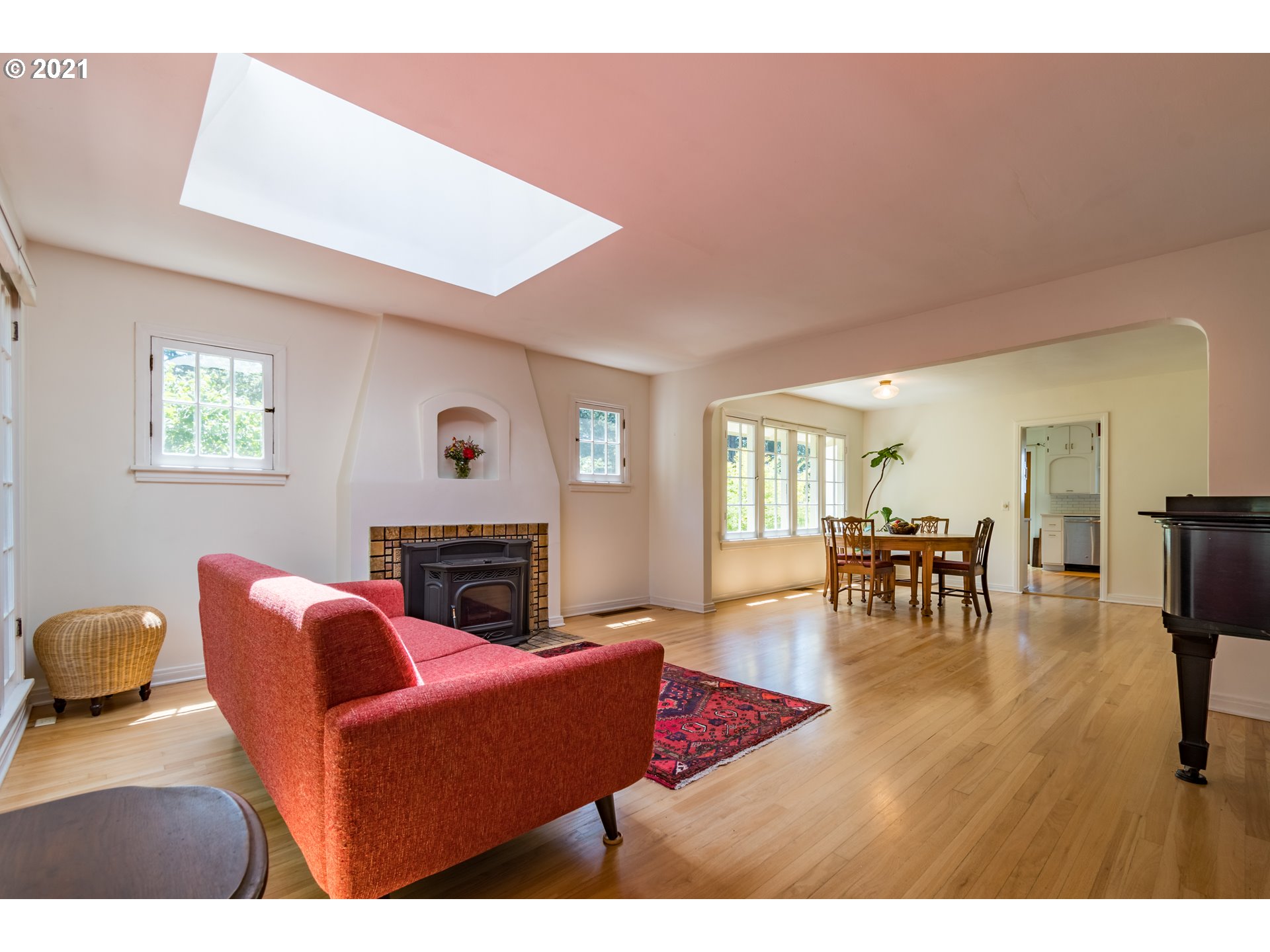2500 Spring Boulevard Eugene, OR 97403 - Photo 4 of 32 Gallery Image 4