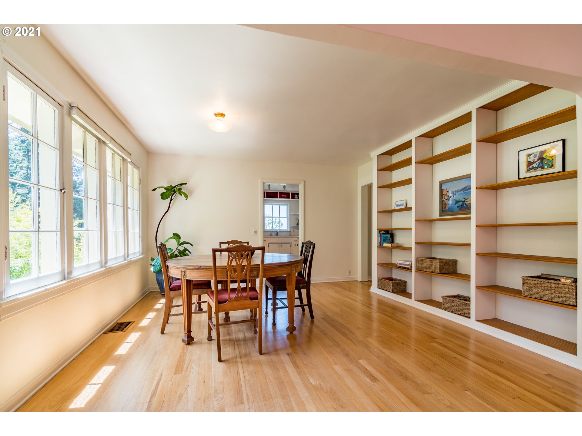 2500 Spring Boulevard Eugene, OR 97403 - Photo 7 of 32 Gallery Image 7