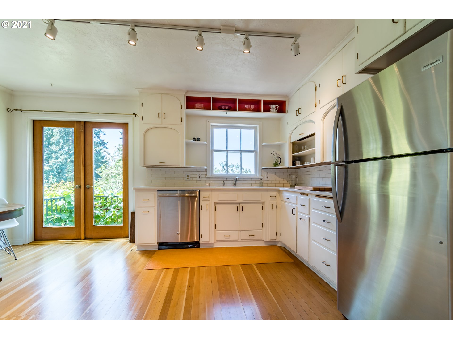 2500 Spring Boulevard Eugene, OR 97403 - Photo 9 of 32 Gallery Image 9