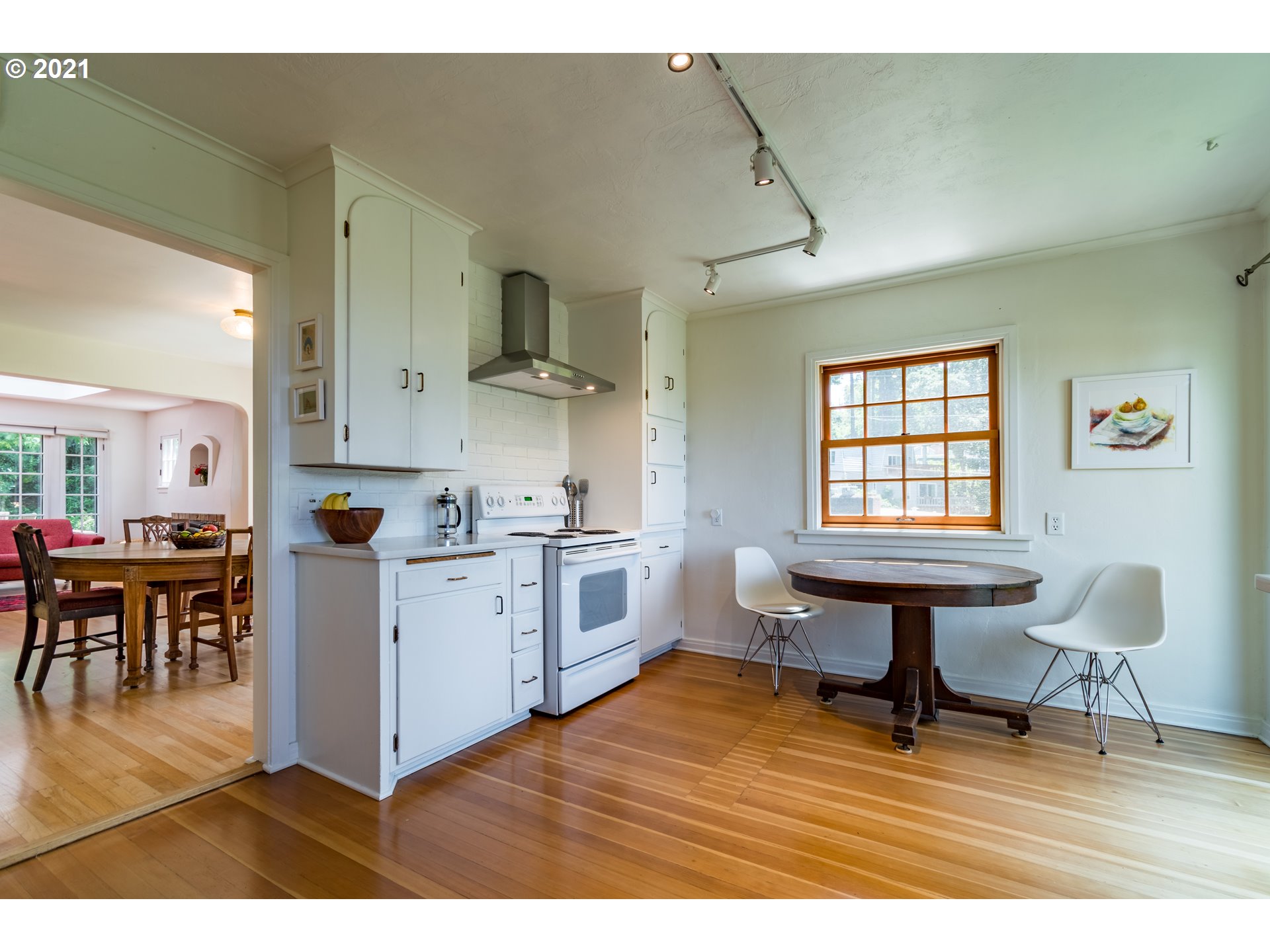2500 Spring Boulevard Eugene, OR 97403 - Photo 10 of 32 Gallery Image 10