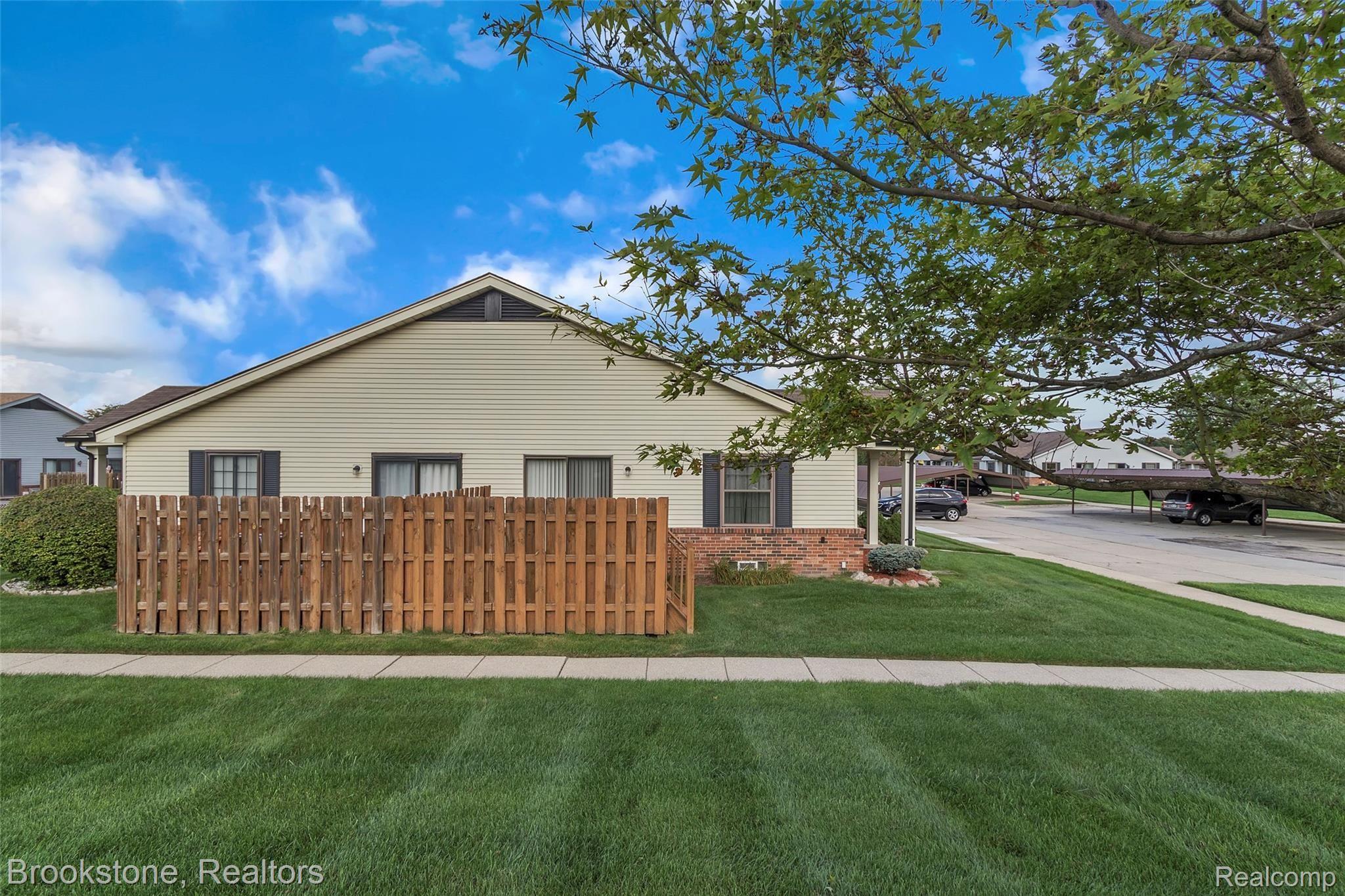 24494 Greenhill Road Warren, MI 48091 - Photo 35 of 37 24494-Greenhill-Warren-MI-windowstill-35.jpg