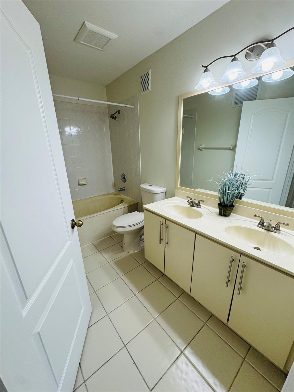 3142 Southwest 129th Way, Unit 156 Miramar, FL 33027 - Photo 12 of 21 Photo 12