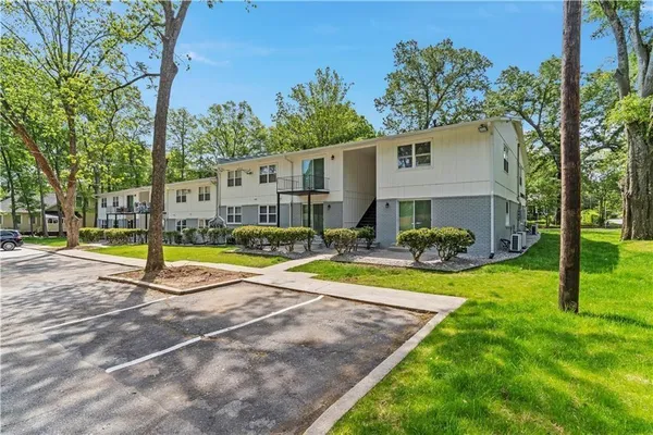$1,295 | 1701 Hawthorne Avenue, Unit 10, Atlanta, GA 30337