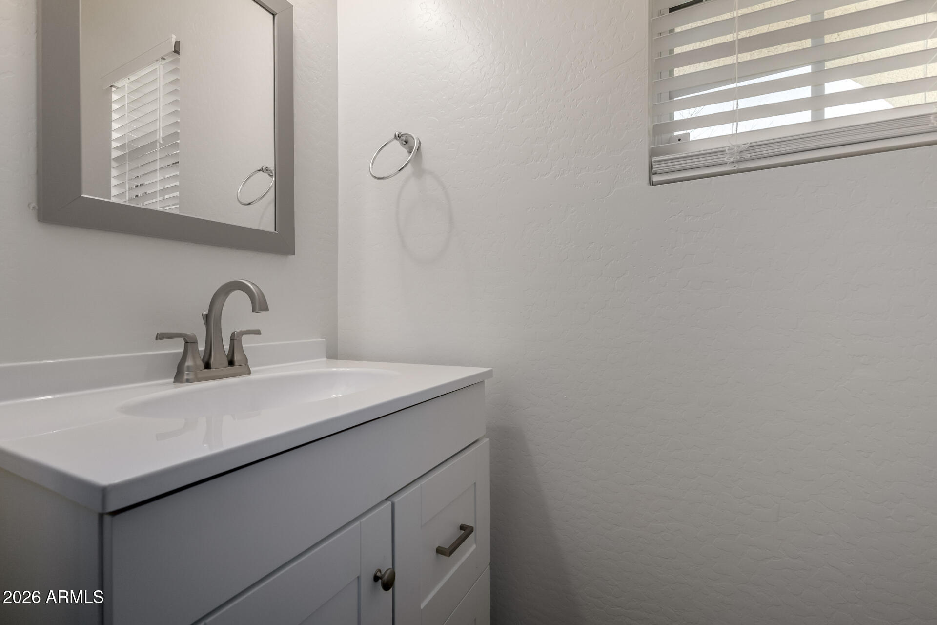 836 Constance Way Phoenix, AZ 85042 - Photo 15 of 51 16 Constance