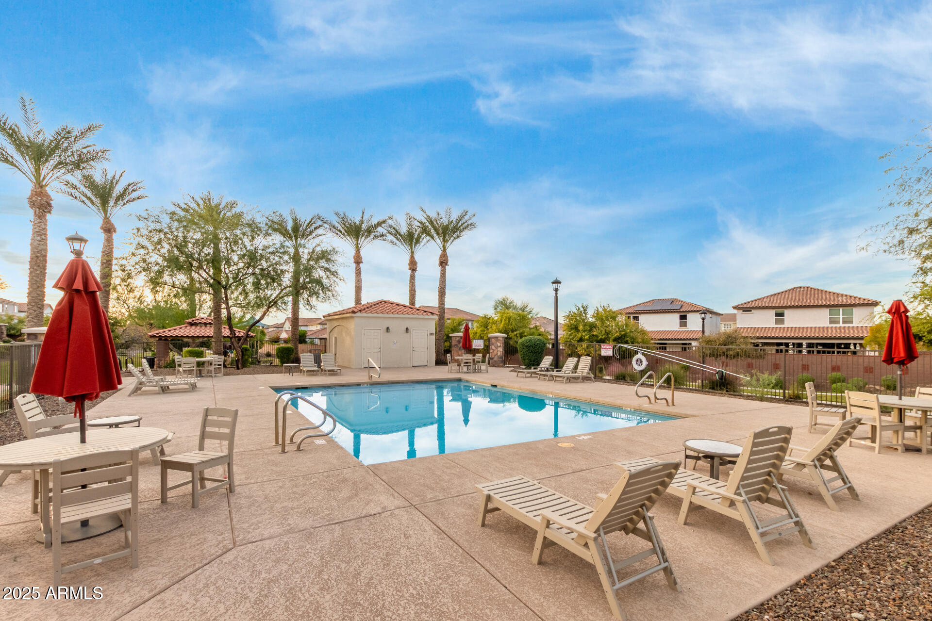 836 Constance Way Phoenix, AZ 85042 - Photo 5 of 51 41 Constance