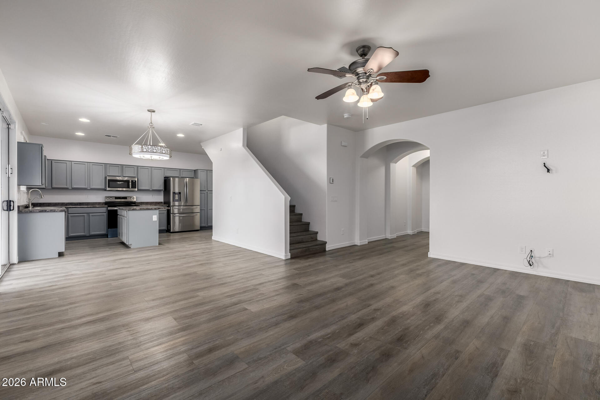 836 Constance Way Phoenix, AZ 85042 - Photo 8 of 51 09 Constance