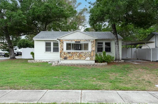 $1,850 | 7102 62nd Street North, Pinellas Park, FL 33781