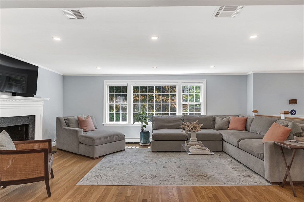 19 Marked Tree Road Needham, MA 02492 - Photo 8 of 30