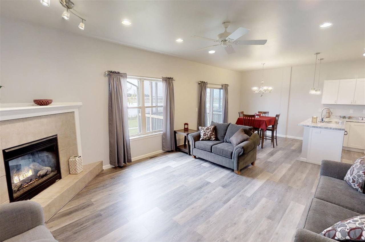 200 South Park Ridge Road North Liberty, IA 52317 - Photo 2 of 43 Gallery Image 2