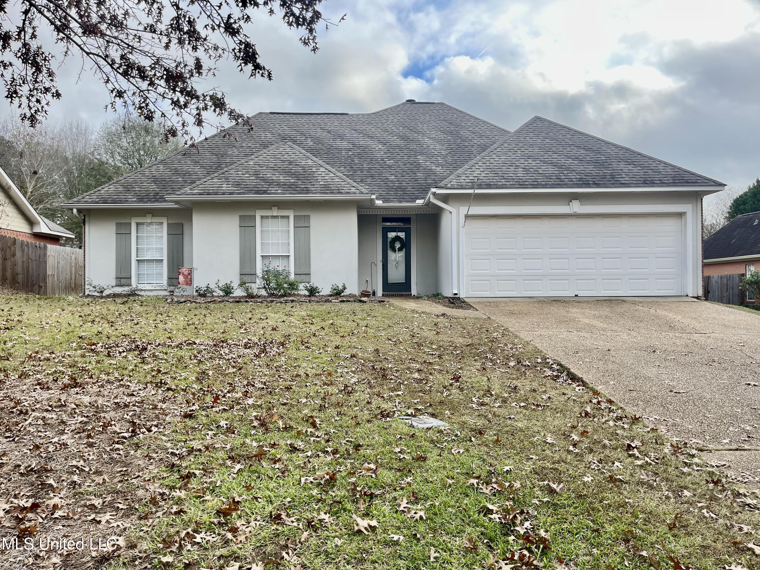 511 Spring Hill Drive Madison, MS 39110 - Photo 1 of 13 front