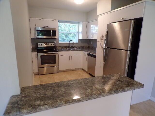 2210 Northeast 36th Street, Unit A&B Lighthouse Point, FL 33064 - Photo 3 of 25 kitchen