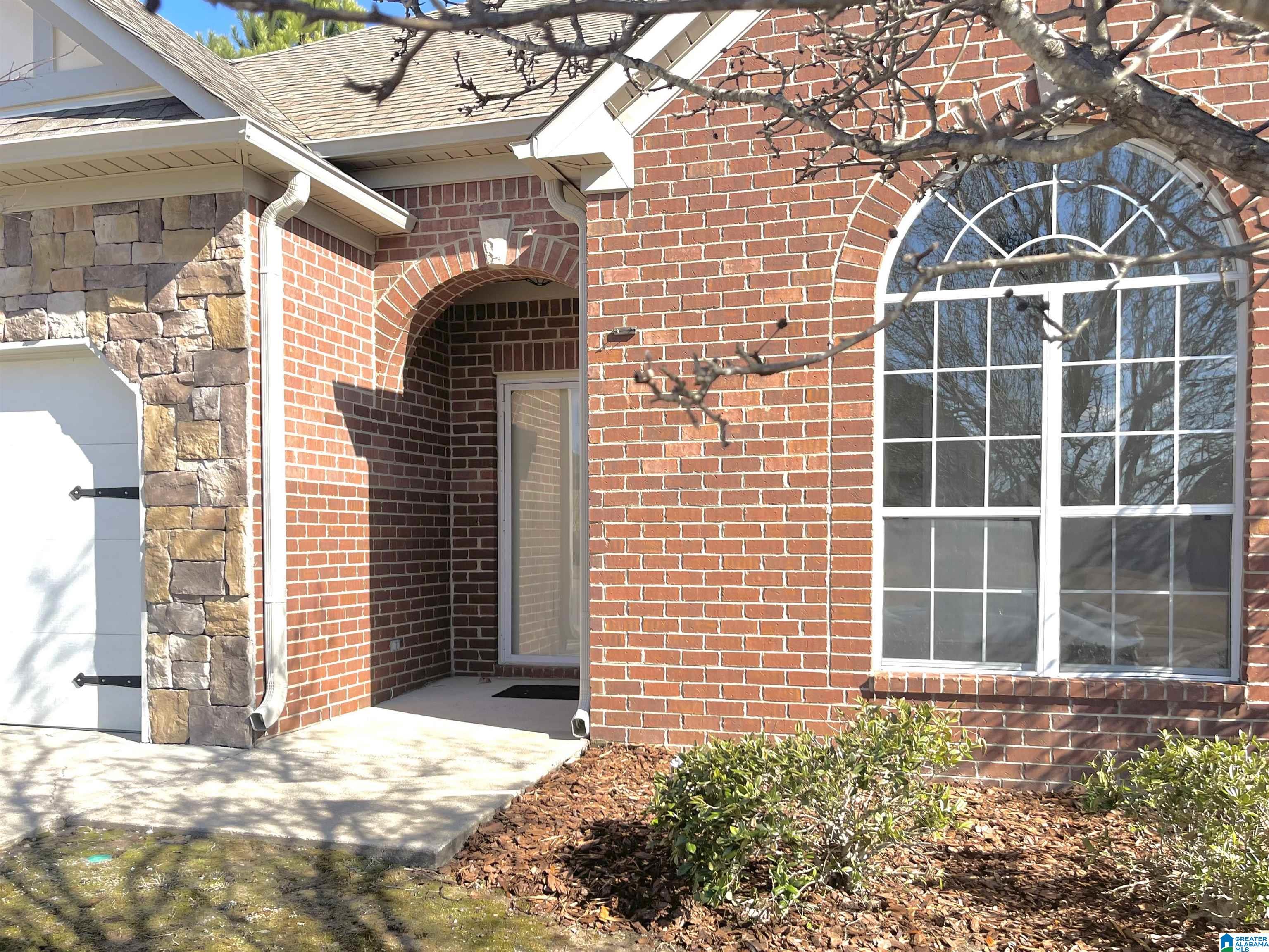 1072 Kerry Drive Calera, AL 35040 - Photo 2 of 26