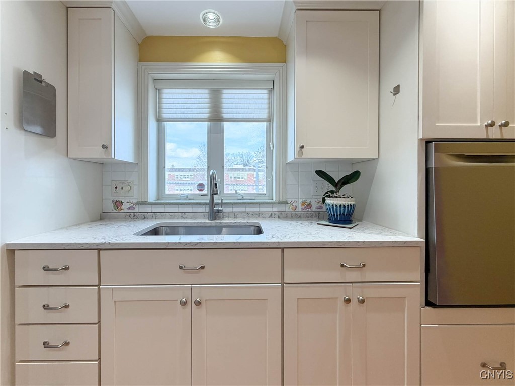 2642 Remington Road Utica, NY 13501 - Photo 13 of 49