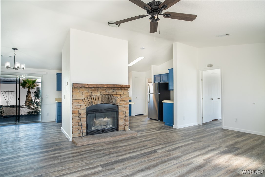 2066 East El Rodeo Road, Unit 12 Fort Mohave, AZ 86426 - Photo 10 of 35 Living Room