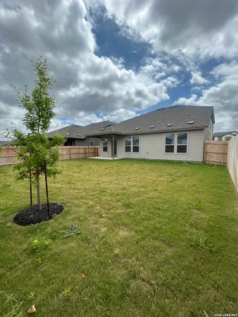 $2,900 | 426 Nightingale Avenue, Marion, TX 78124