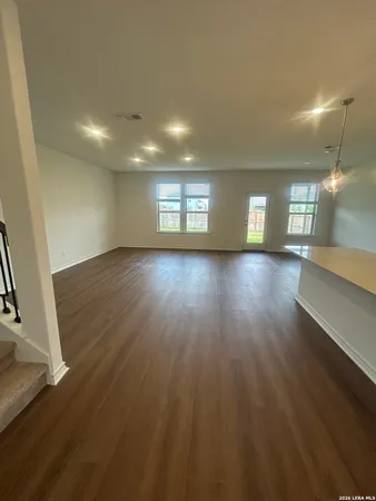 $2,900 | 426 Nightingale Avenue, Marion, TX 78124