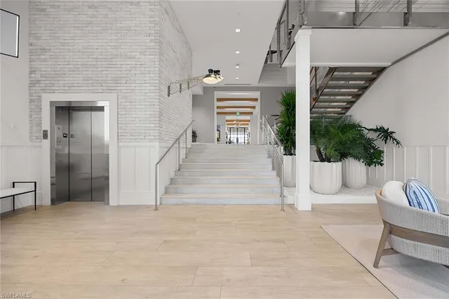 a view of entryway with patio