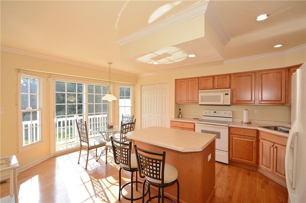 11 Castle View Drive McKees Rocks, PA 15136 - Photo 11 of 25 Kitchen with island