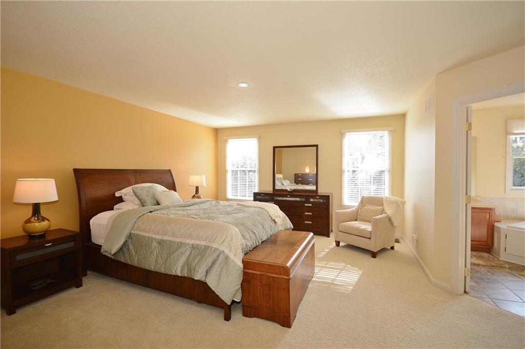 11 Castle View Drive McKees Rocks, PA 15136 - Photo 17 of 25 Master suite