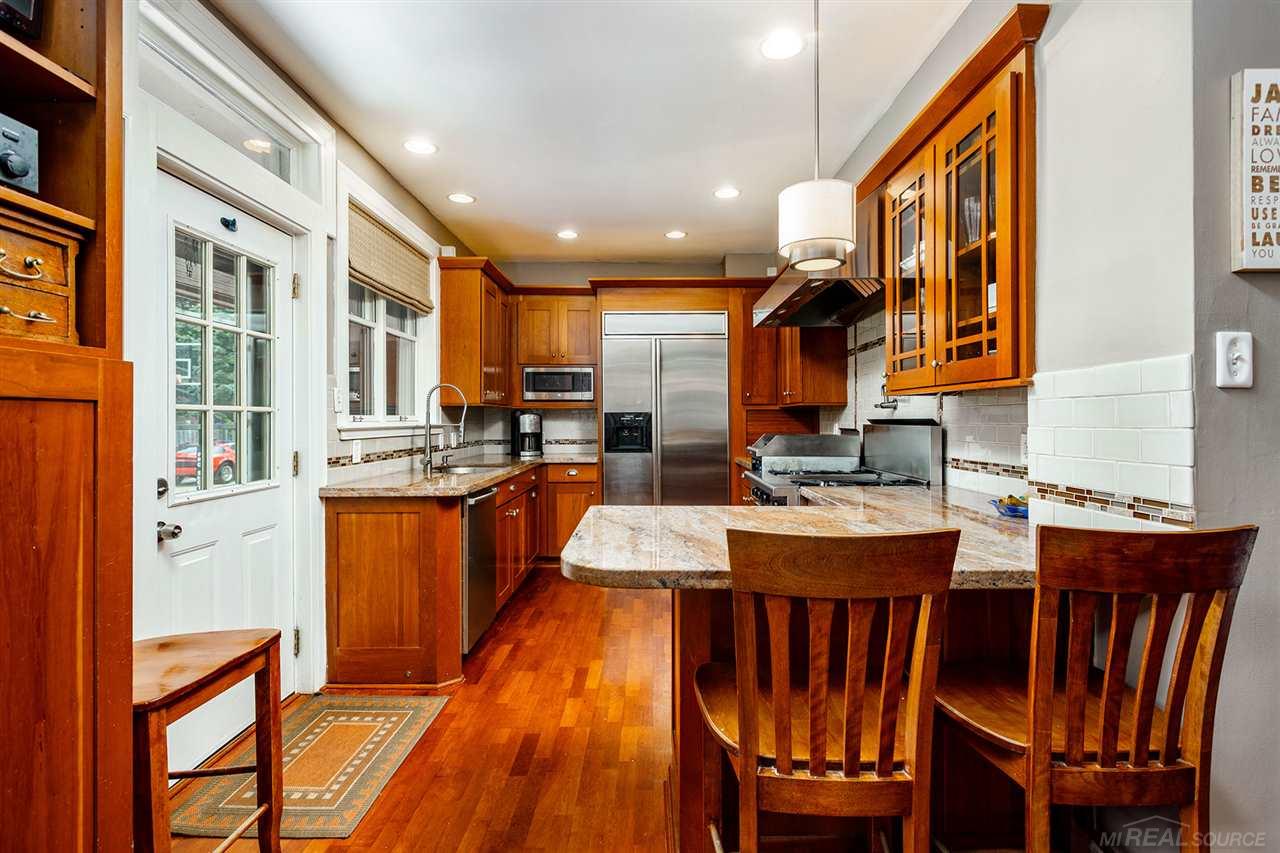 1050 Yorkshire Road Grosse Pointe, MI 48230 - Photo 25 of 85 50012855-24.JPG
