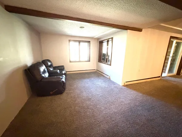 $269,900 | 613 Pennsylvania Avenue, Adrian, MN 56110