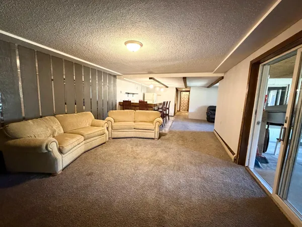 $269,900 | 613 Pennsylvania Avenue, Adrian, MN 56110