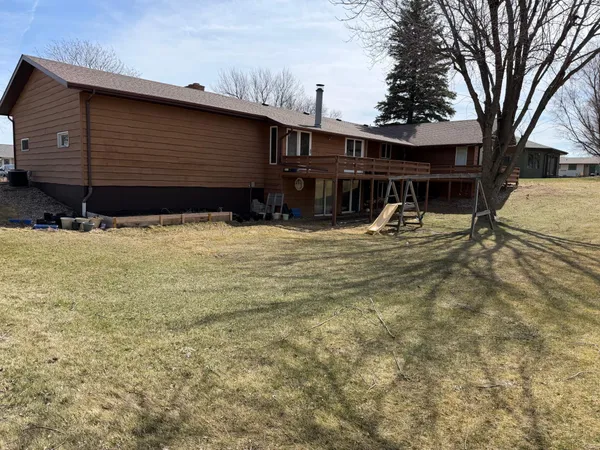 $269,900 | 613 Pennsylvania Avenue, Adrian, MN 56110