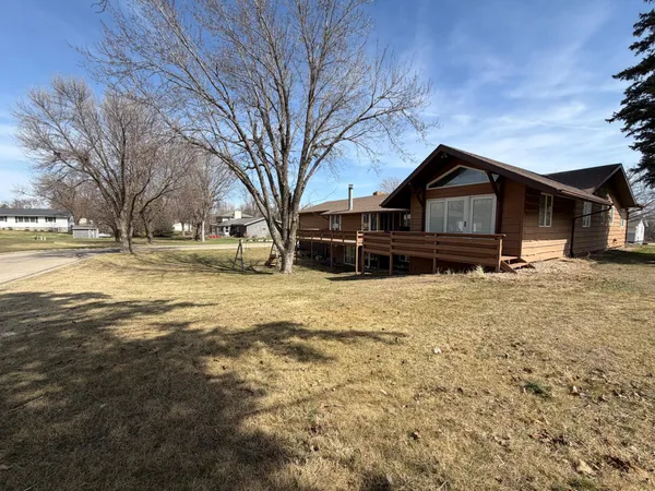 $269,900 | 613 Pennsylvania Avenue, Adrian, MN 56110