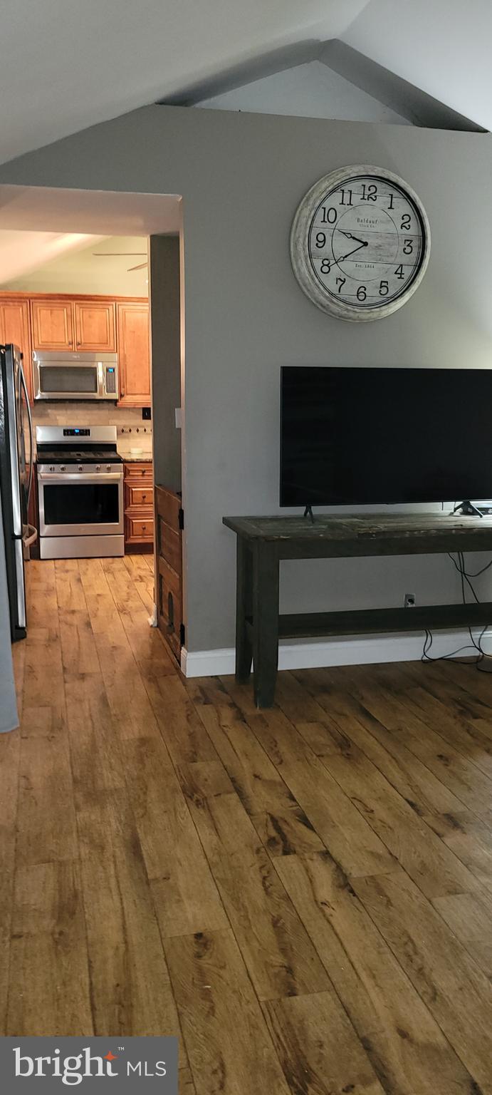 528 Cramer Avenue Beverly, NJ 08010 - Photo 16 of 24 Livingroom looking into Kitchen