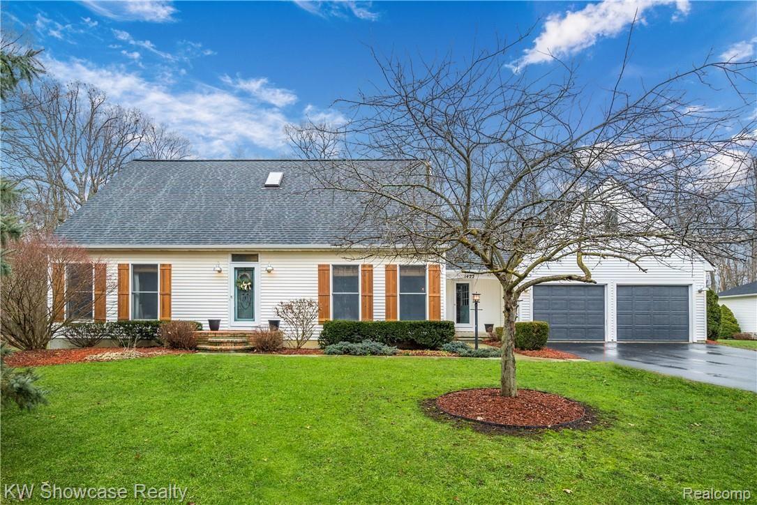 1422 North Hacker Road Howell, MI 48843 - Photo 1 of 44 You simply must see this Home & Property to appreciate everything that it has to offer.