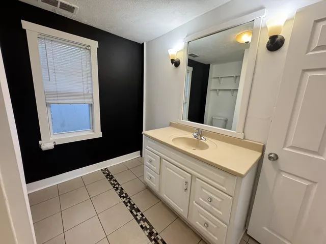 $1,600 | 4364 Avenue F Newport Mi 48166, Newport, MI 48166