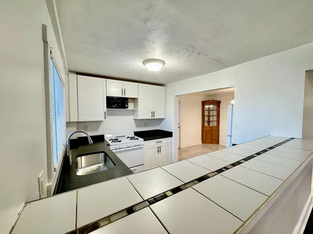 $1,600 | 4364 Avenue F Newport Mi 48166, Newport, MI 48166