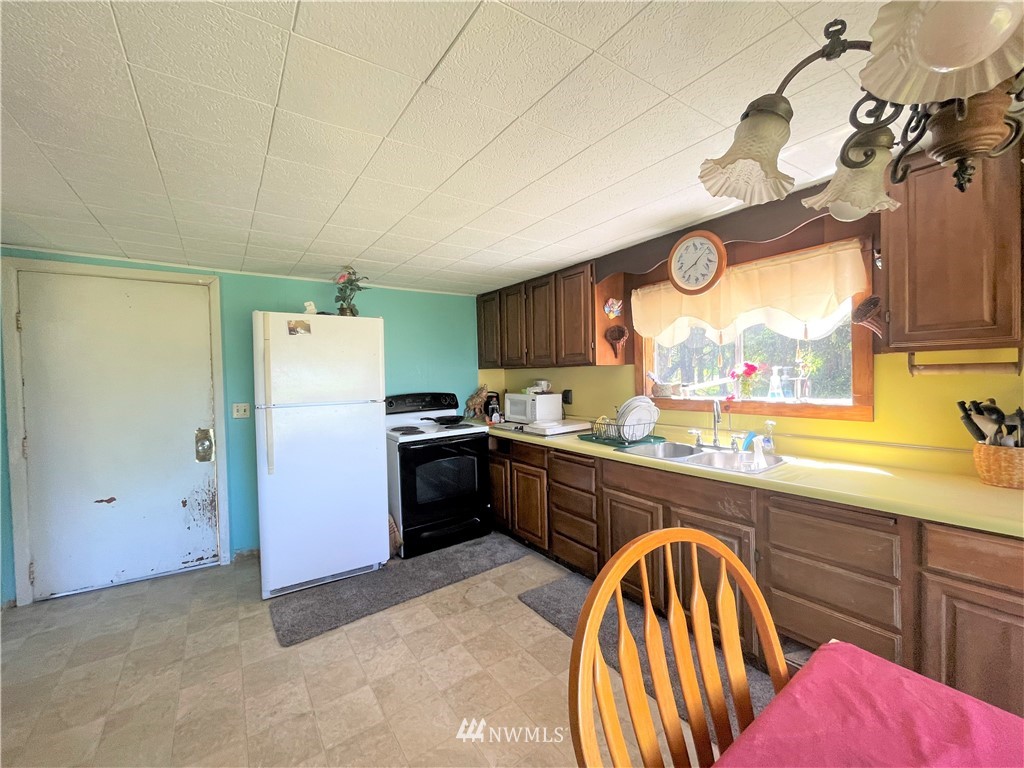 65 Chickamin Road Ocean Shores, WA 98569 - Photo 4 of 19