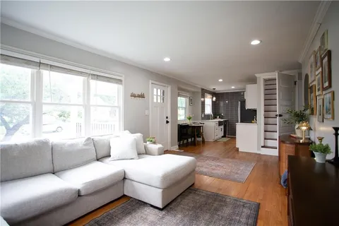 $375,000 | 5416 West 50th Street, Roeland Park, KS 66205