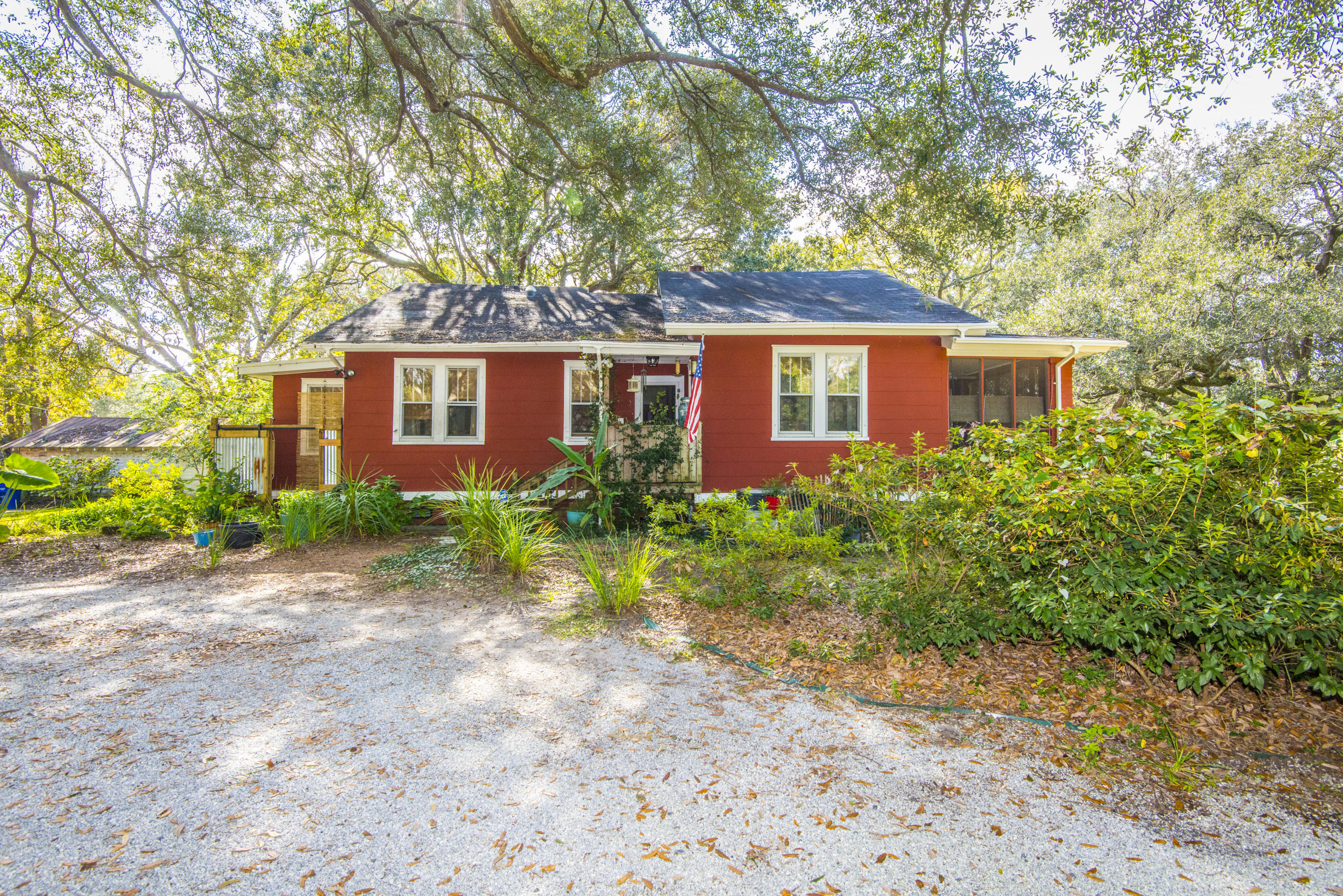 1548 Folly Road Charleston, SC 29412 - Photo 5 of 64 _DSC3480