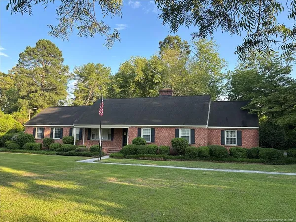 $425,000 | 209 West Prospect Avenue, Raeford, NC 28376