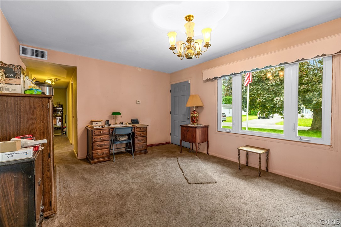 402 Richmond Road Utica, NY 13502 - Photo 16 of 22 Living room alt view
