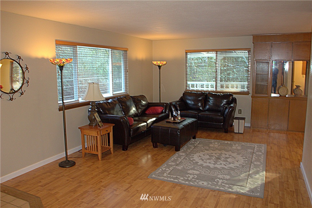 9440 Olalla Valley Road Southeast Port Orchard, WA 98367 - Photo 6 of 20 Gallery Image 6