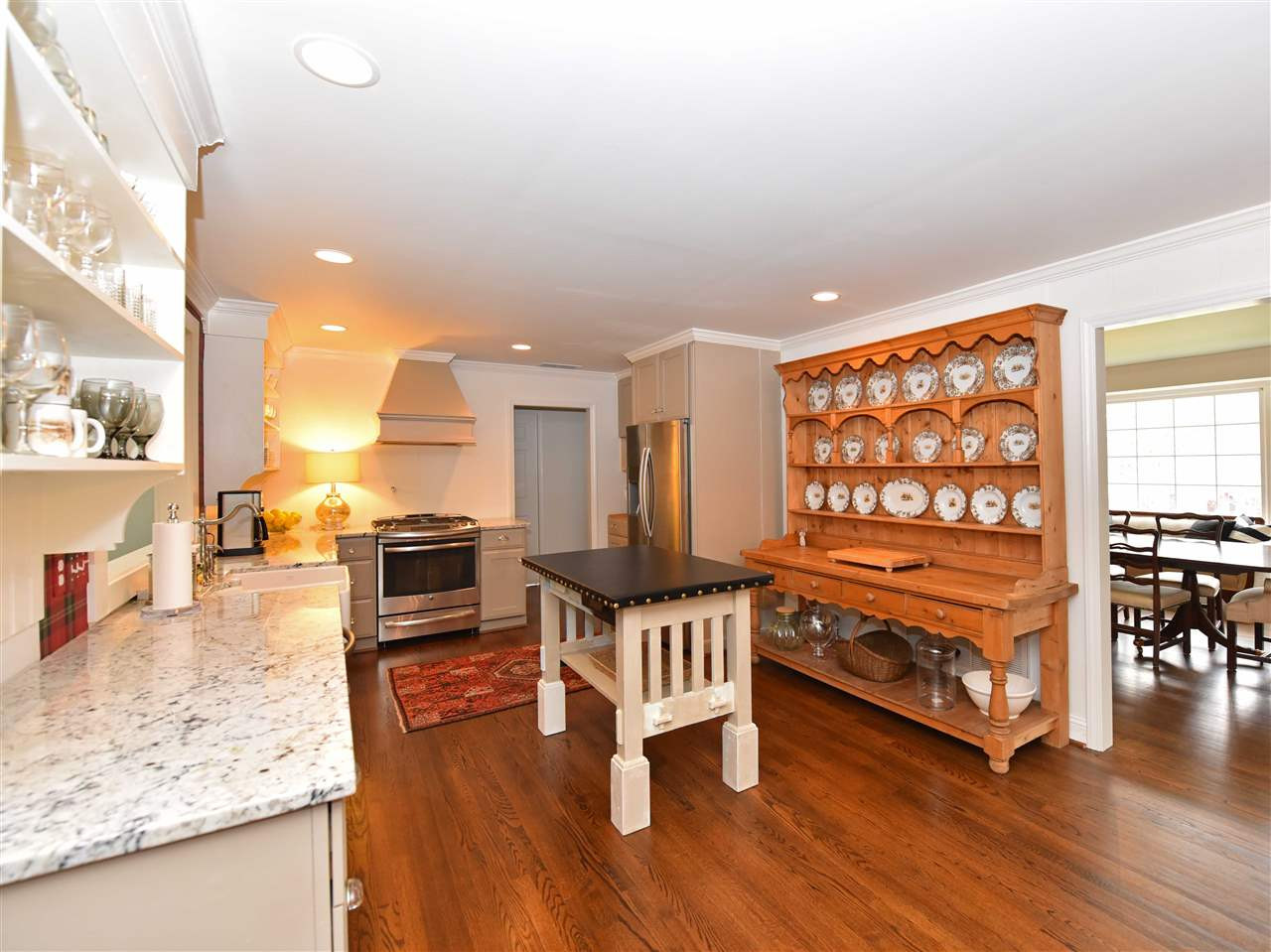 4900 Rampart Street Raleigh, NC 27609 - Photo 4 of 18 Photo 4