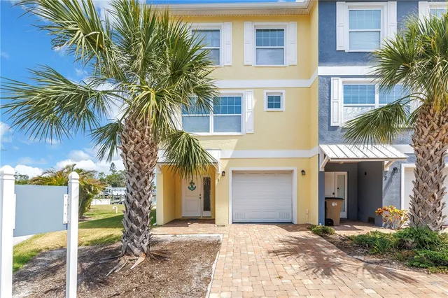 $995,000 | 100 Windrush Boulevard, Unit 1, Indian Rocks Beach, FL 33785