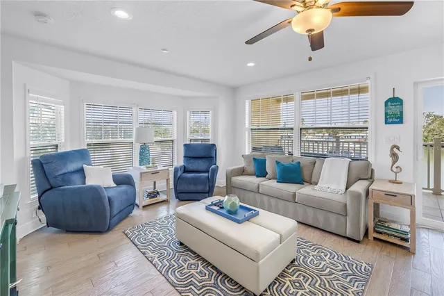 $995,000 | 100 Windrush Boulevard, Unit 1, Indian Rocks Beach, FL 33785