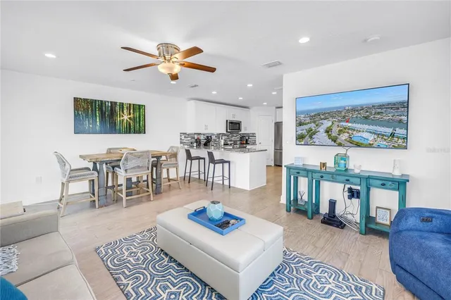 $995,000 | 100 Windrush Boulevard, Unit 1, Indian Rocks Beach, FL 33785